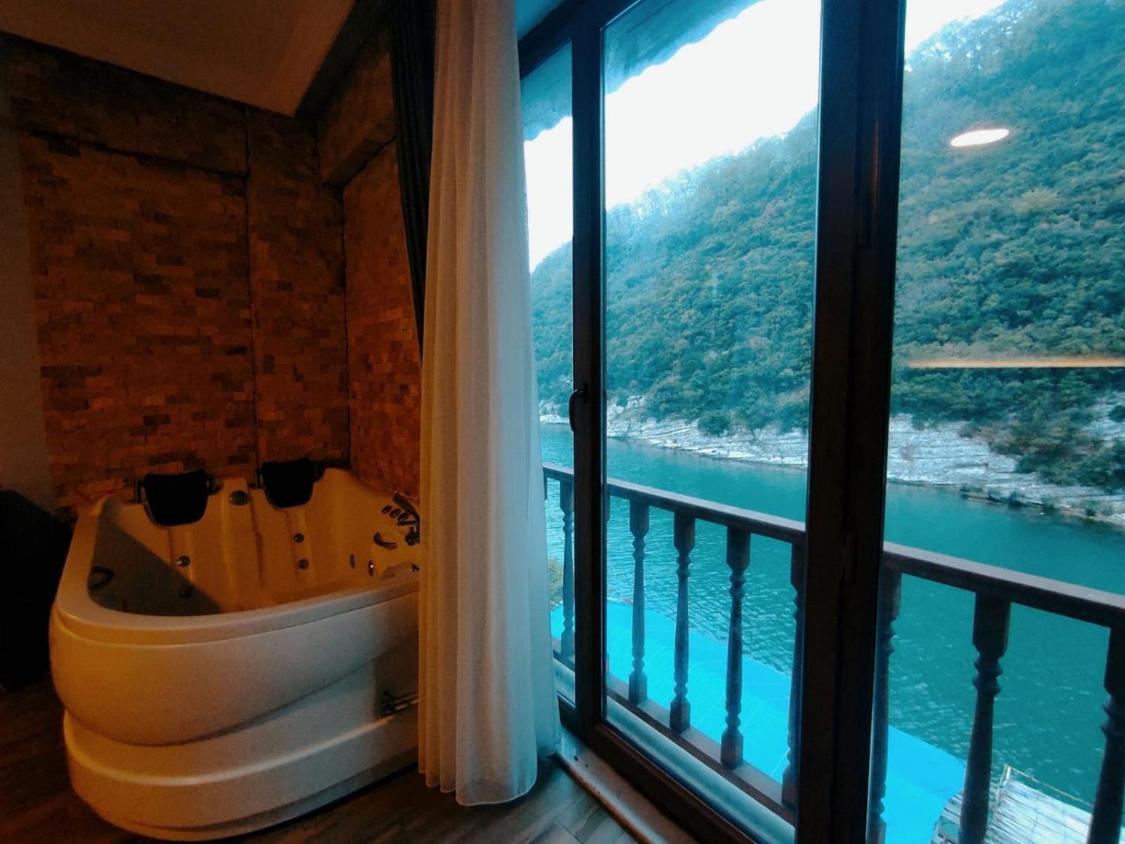 Hill River Hotel Agva  Exterior photo